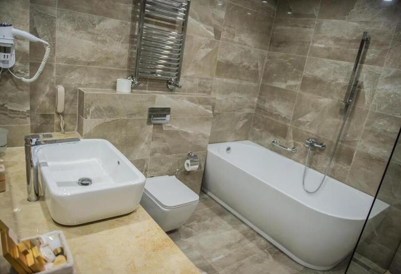 سوییت سوپریور, Bernardazzi Grand