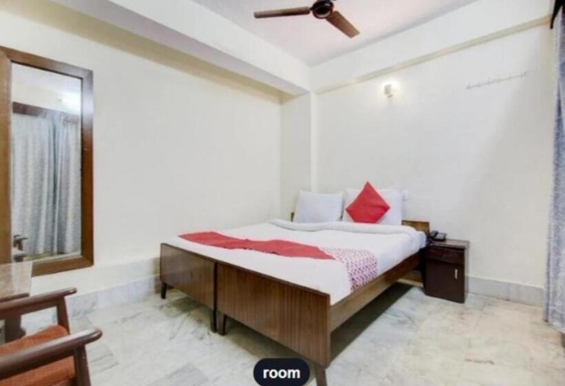 اتاق لوکس, Moon Hotel Mallital, Near Nainital High Court