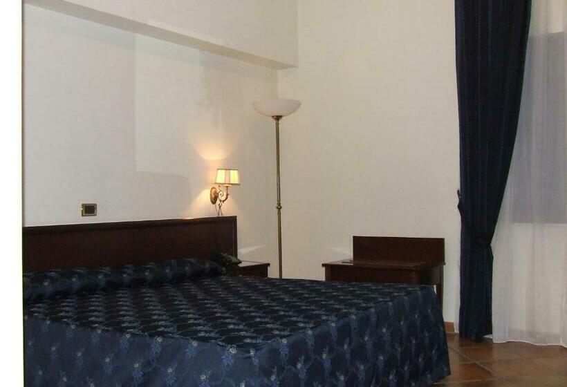 스탠다드 트리플 룸, Villa Giulia   Enna