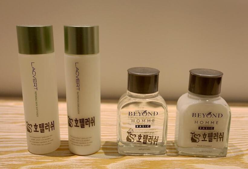 Camera Standard, Hwagok Lush