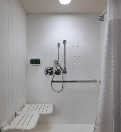 身障者適用キングサイズベッドルーム, Courtyard St. Louis Brentwood