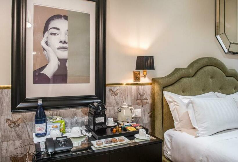 חדר סטנדרט, The Talent