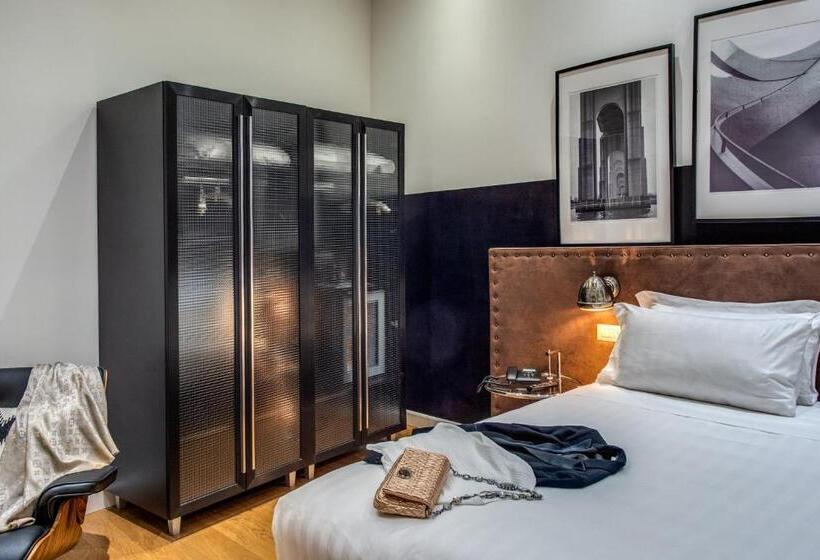 סוויטת ג'וניור, The Talent