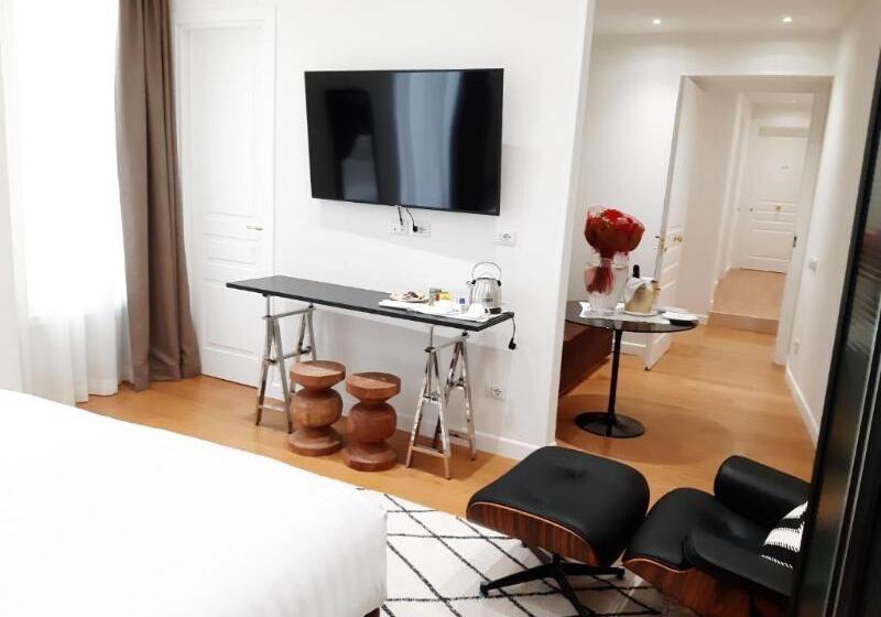 סוויטת ג'וניור, The Talent