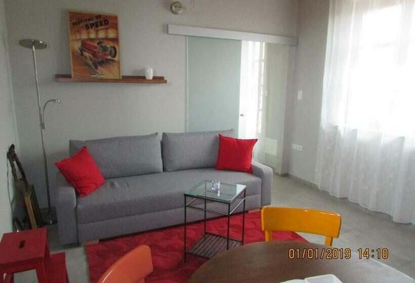 スタンダードスタジオ, La Cascina Dei Banditi