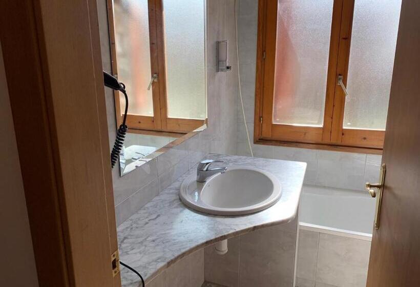 Номер Стандарт, Hostal El Quintà
