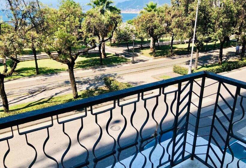 Deluxe Suite Sea View, Rarityart Guesthouse