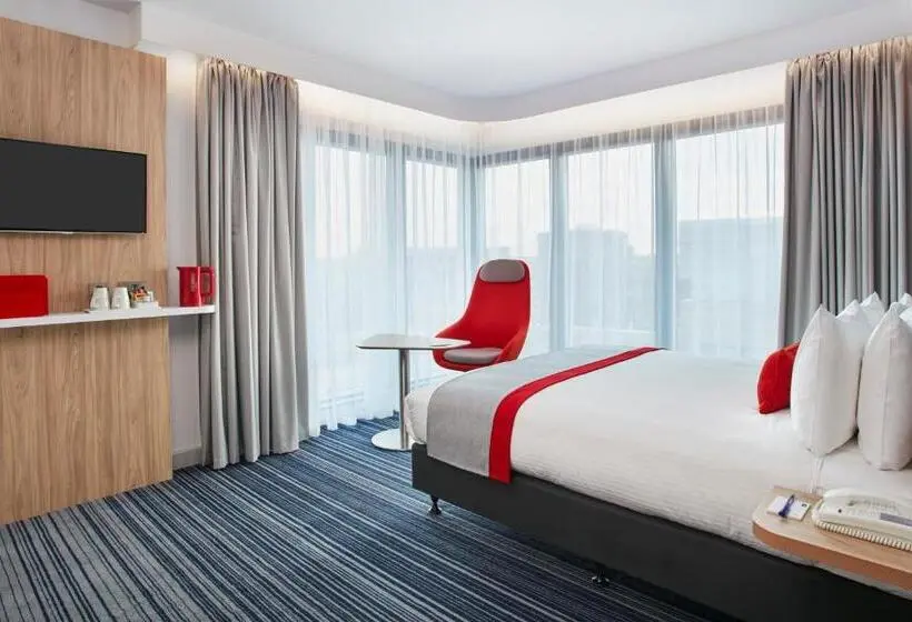 身障者適用スタンダードルーム, Holiday Inn Express   Wiesbaden, An Ihg