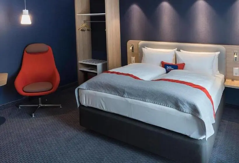 身障者適用スタンダードルーム, Holiday Inn Express   Wiesbaden, An Ihg