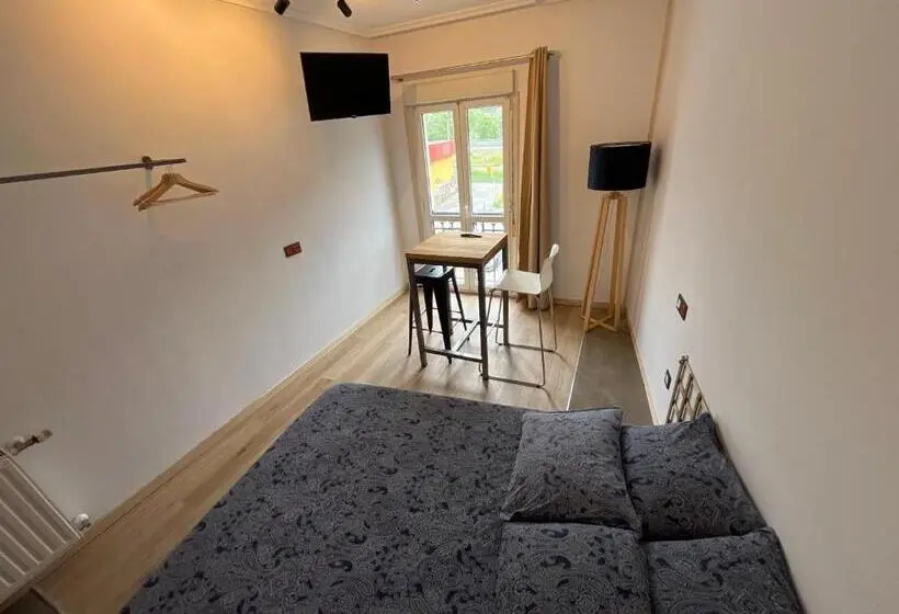 スタンダードルーム, Lotila Flats Hostal Rio Caudal