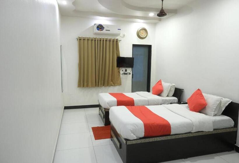 غرفة قياسية, Centre Point