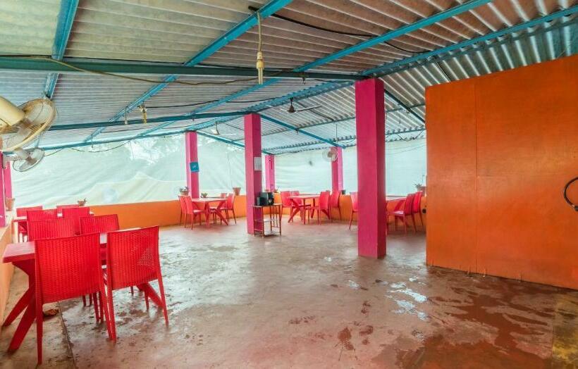 디럭스 룸, Kiara Hotel Goa