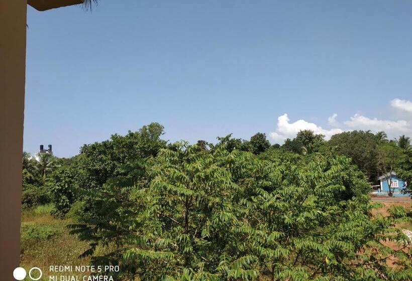 디럭스 룸, Kiara Hotel Goa