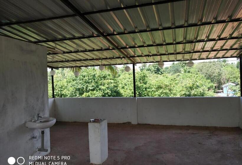 디럭스 룸, Kiara Hotel Goa