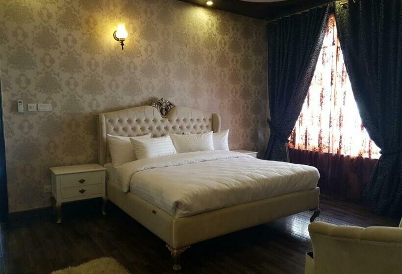 ویلای استاندارد 3 خوابه, Royal Villa F 10/2