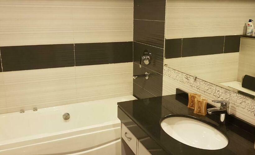 ویلای استاندارد 3 خوابه, Royal Villa F 10/2