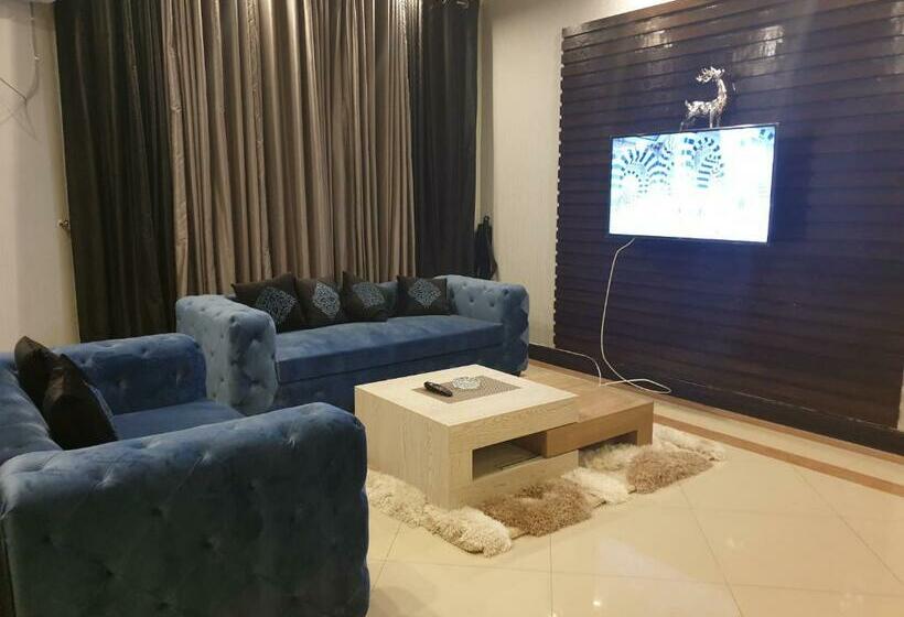 ویلای استاندارد 3 خوابه, Royal Villa F 10/2