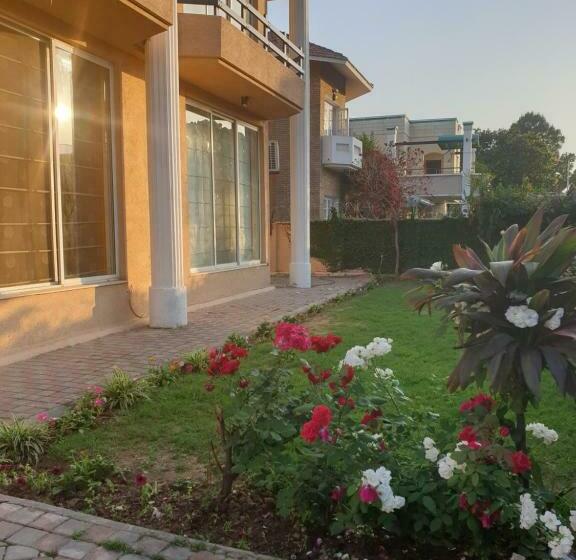 اتاق لوکس با تخت بزرگ, Royal Villa F 10/2