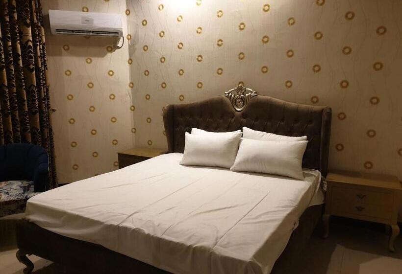 اتاق لوکس با تخت بزرگ, Royal Villa F 10/2