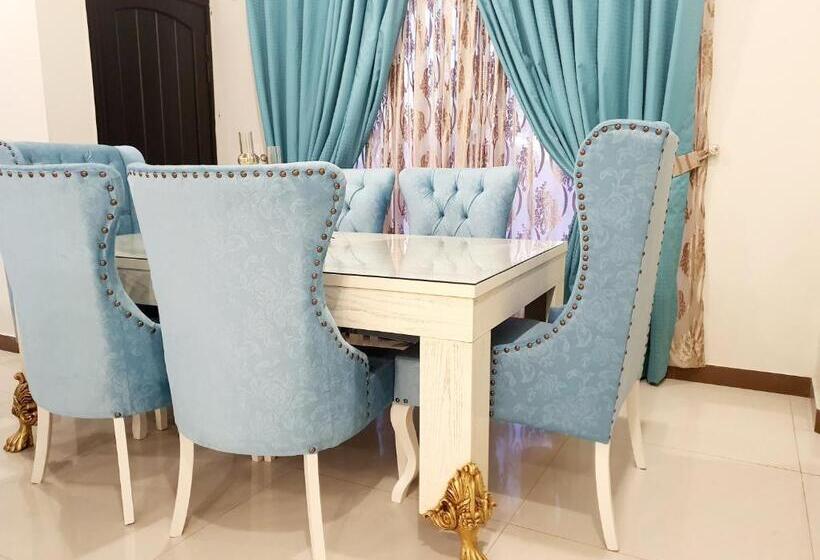 اتاق سوپریور با تخت بزرگ, Royal Villa F 10/2