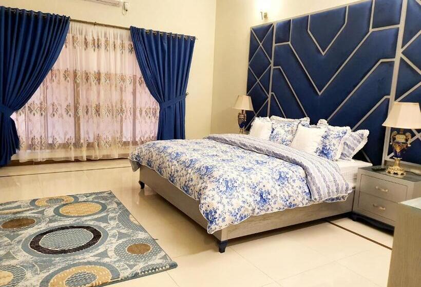 اتاق سوپریور با تخت بزرگ, Royal Villa F 10/2