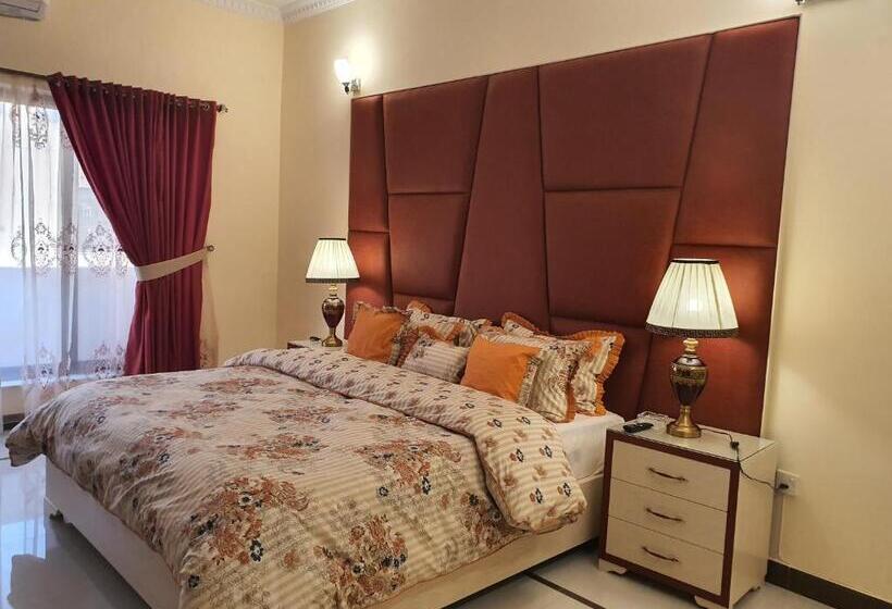 اتاق سوپریور با تخت بزرگ, Royal Villa F 10/2