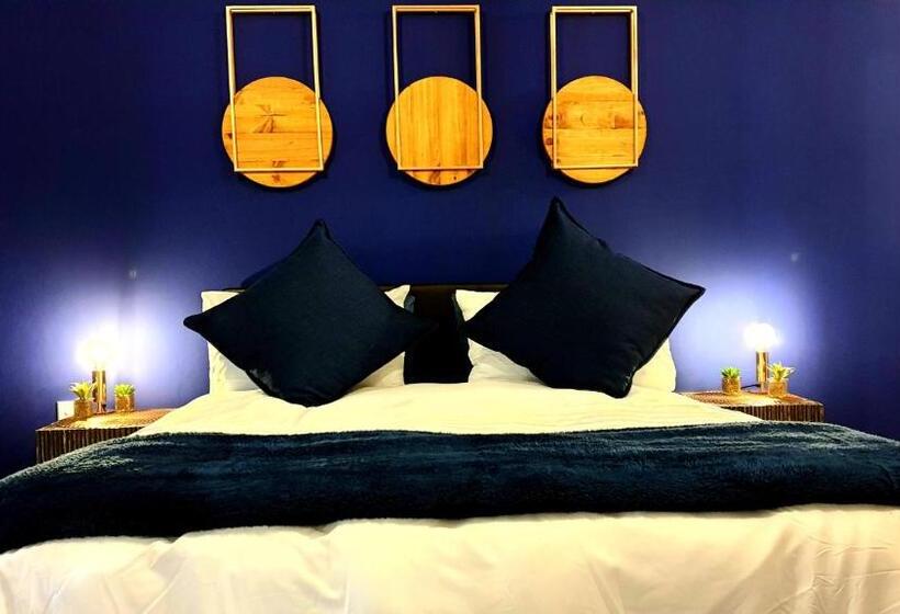 Номер Deluxe, The Elements