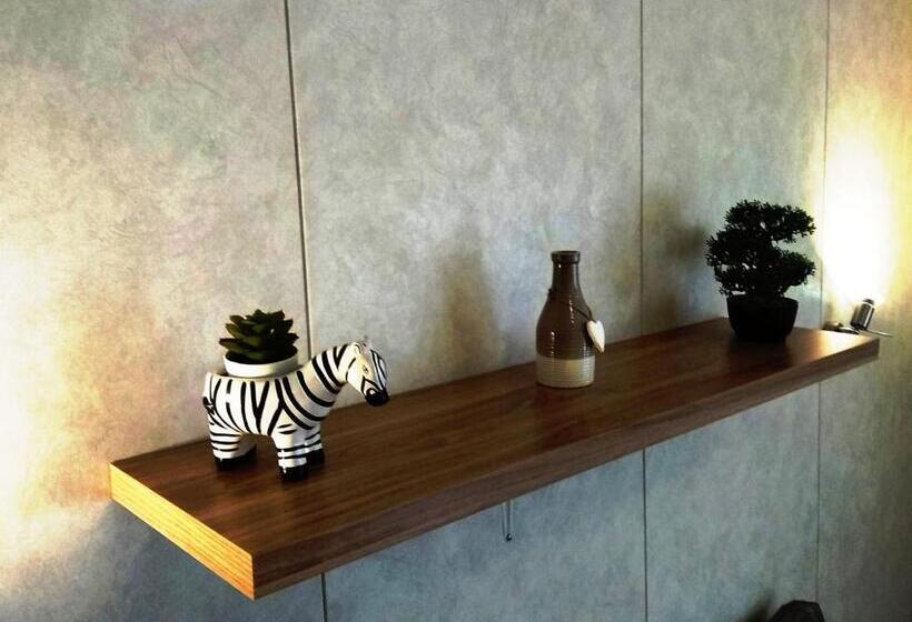 اتاق لوکس, Tulipán Apartmanház