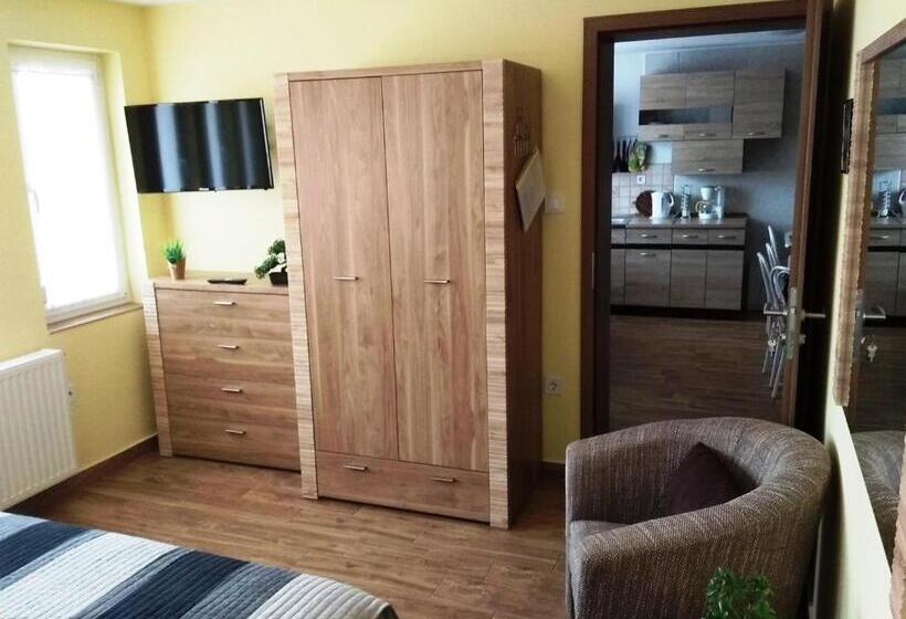 Номер Deluxe, Tulipán Apartmanház