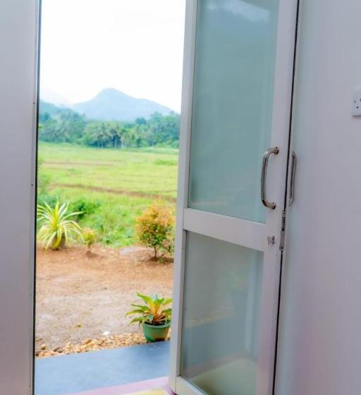 Deluxe Room, Rainforest Holiday Inn