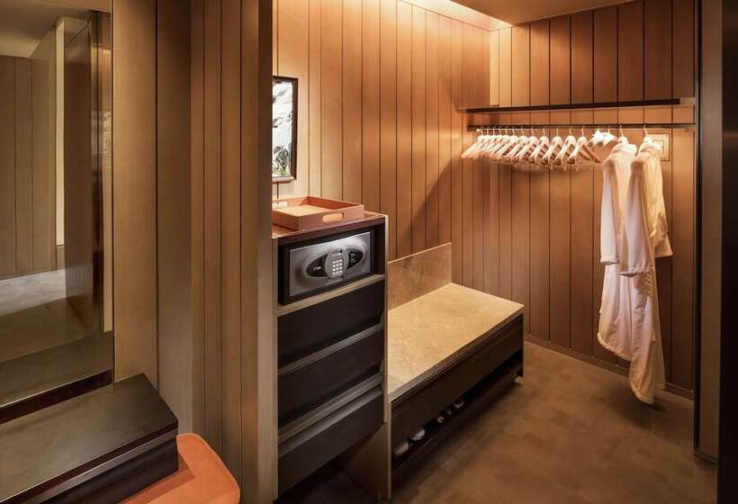 חדר אקזקיוטיב, Conrad Shenyang