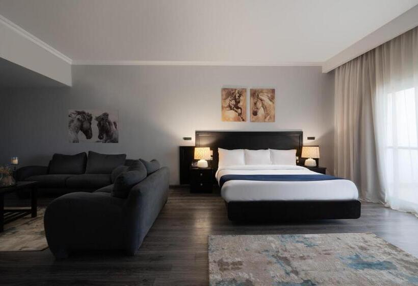 سوئیت با بالکن, Assiut Cement