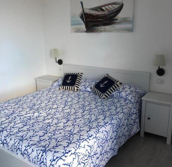 اتاق لوکس با چشم‌انداز دریا, Deluxe Lipari Room