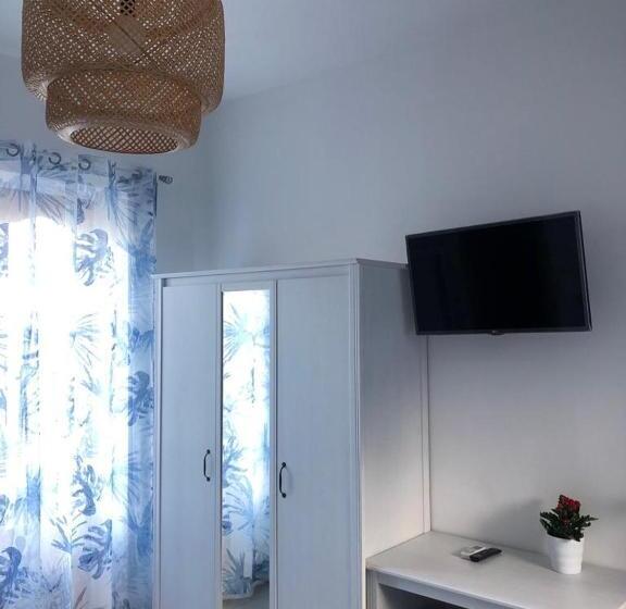 اتاق لوکس با چشم‌انداز دریا, Deluxe Lipari Room