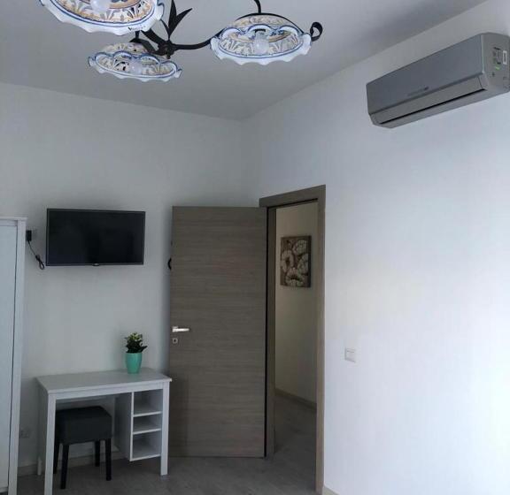 اتاق خانوادگی با چشم‌انداز دریا, Deluxe Lipari Room