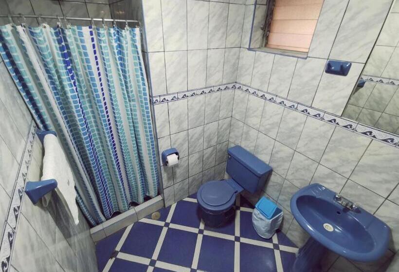 اتاق استاندارد سه نفره, Hospedaje Zaragoza