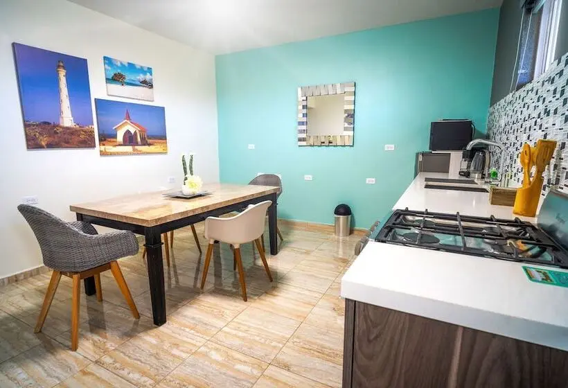 سوییت لوکس, Rh Boutique Hotel Aruba