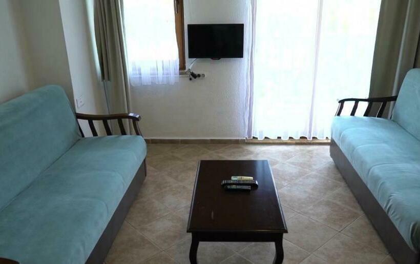 ファミリールーム, Santo Akyaka