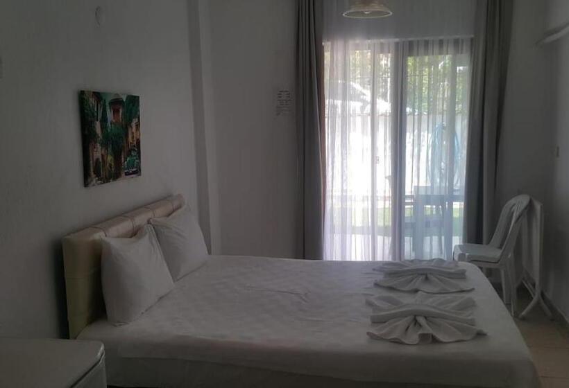 スタンダードスタジオ, Santo Akyaka