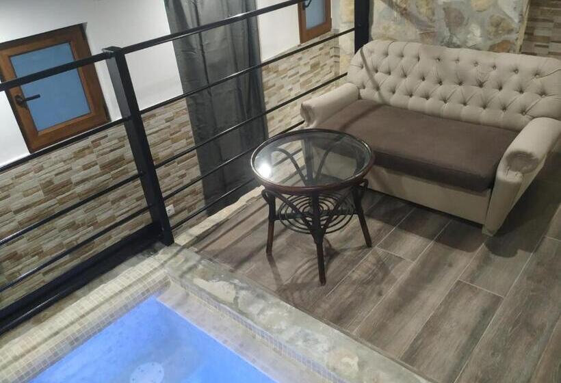 جناح مزود بحمام سباحة, Posada Rural Spa Granja La Tejera De Lozoya