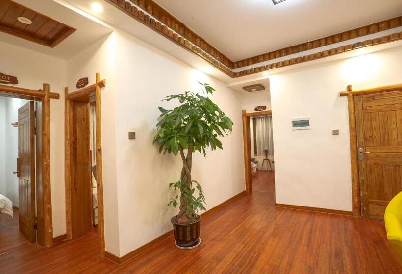 Апартаменты 3 Спальни, Easy House