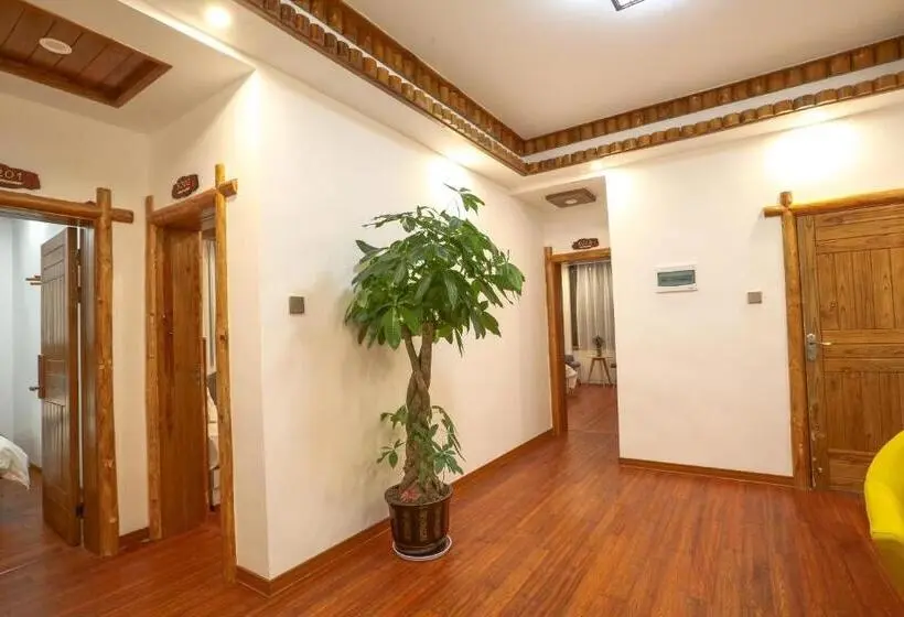 آپارتمان 3 خوابه, Easy House