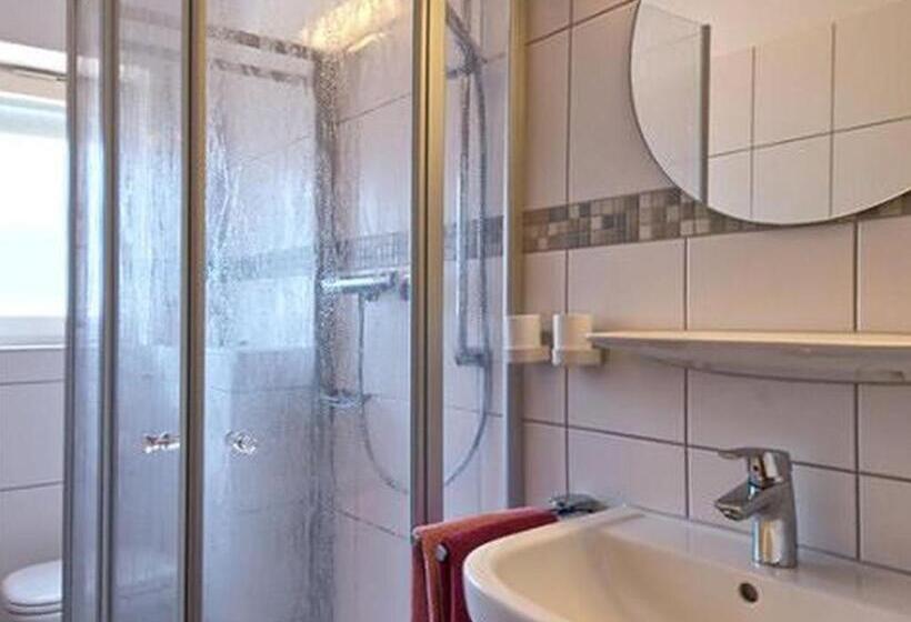 Номер Стандарт, Pension Waldfrieden