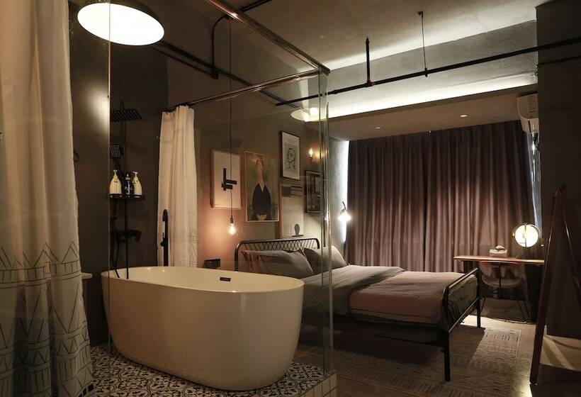 חדר דלוקס, Black Gold Factory Boutique Design