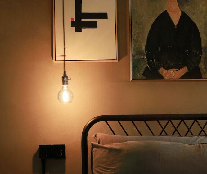 חדר דלוקס, Black Gold Factory Boutique Design