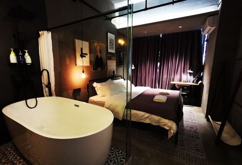 חדר דלוקס, Black Gold Factory Boutique Design