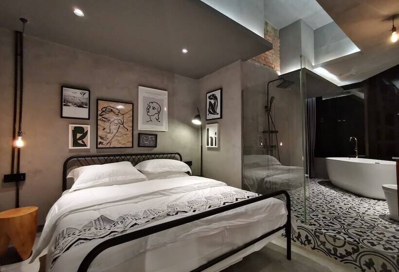 חדר דלוקס, Black Gold Factory Boutique Design