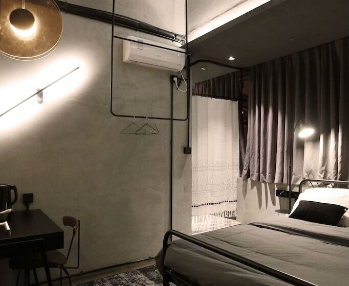 חדר סטנדרט, Black Gold Factory Boutique Design