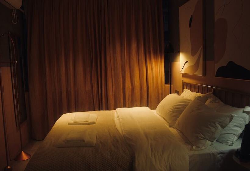 חדר סופריור, Black Gold Factory Boutique Design