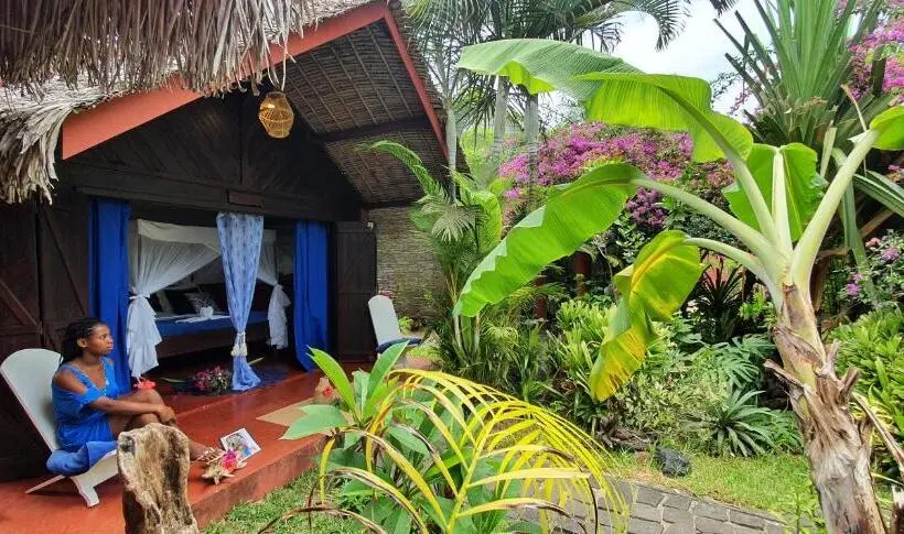 بانگلوی استاندارد با چشم‌انداز دریا, Ecolodge Le Ravoraha